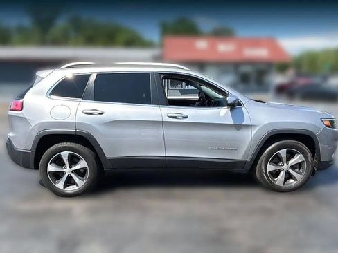 Used 2019 Jeep Cherokee Limited image 8