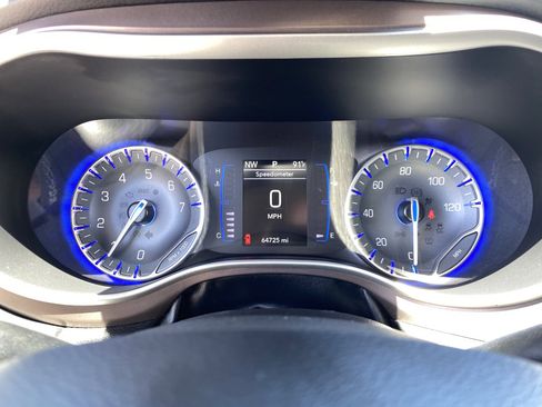 Used 2023 Chrysler Voyager LX FWD image 30