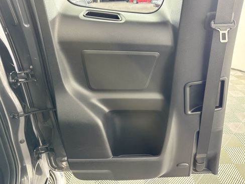 Used 2017 Toyota Tacoma SR AWD/4WD image 21