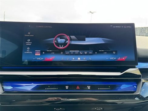 Used 2025 BMW i5 xDrive40 w/ Premium Package image 16