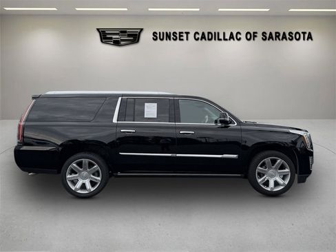 Used 2016 Cadillac Escalade ESV Premium image 2