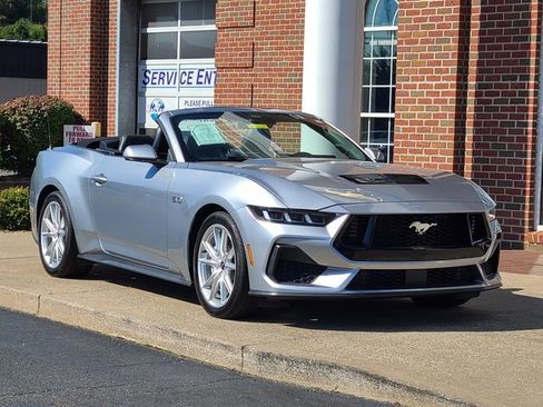 Used 2024 Ford Mustang GT Premium image 4