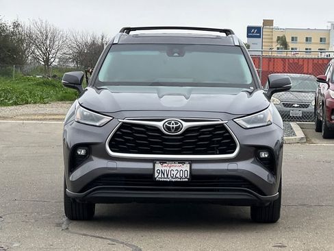 Used 2023 Toyota Highlander XLE image 11