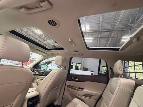 Used 2018 GMC Acadia Denali w/ Technology Package AWD/4WD image 19