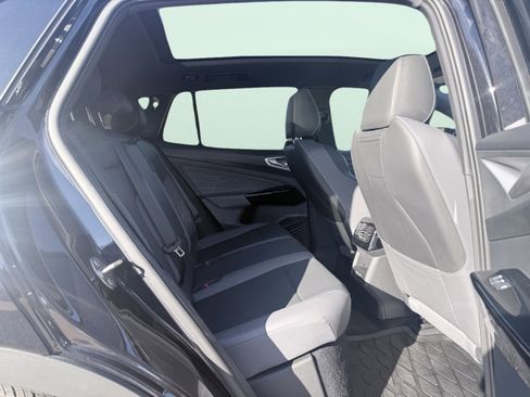Used 2023 Volkswagen ID.4 Pro S image 19