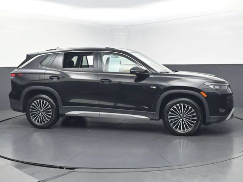 Used 2025 Volkswagen Tiguan S FWD image 7