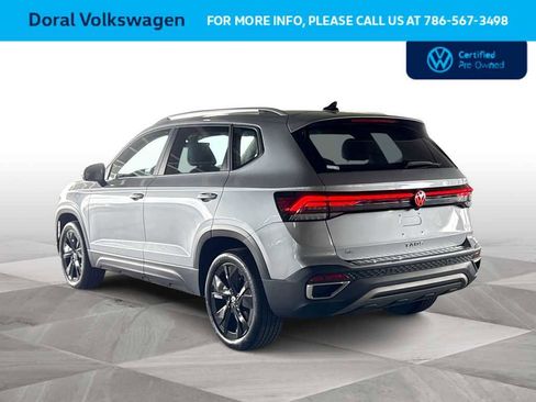 Used 2025 Volkswagen Taos SE FWD image 6