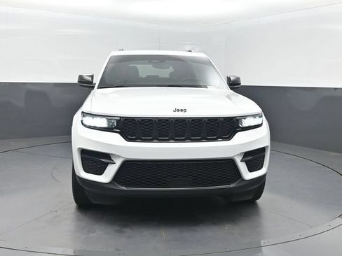 Used 2023 Jeep Grand Cherokee Altitude RWD image 31