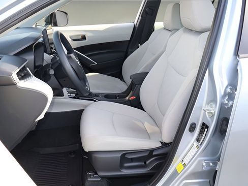 Certified 2023 Toyota Corolla Cross L image 10