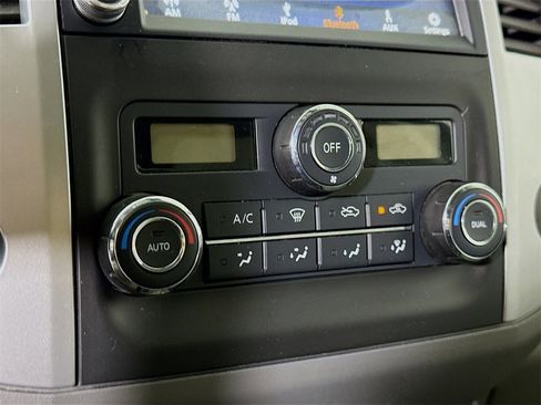 Certified 2020 Nissan Frontier SV w/ Midnight Edition Floor Mats image 8