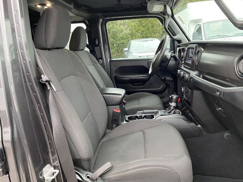 Used 2022 Jeep Gladiator Sport AWD/4WD image 34