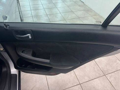Used 2004 Honda Accord LX image 19