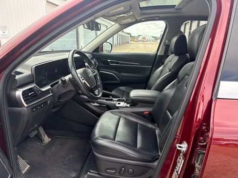 Used 2024 Kia Telluride S w/ S Sunroof Package FWD image 4