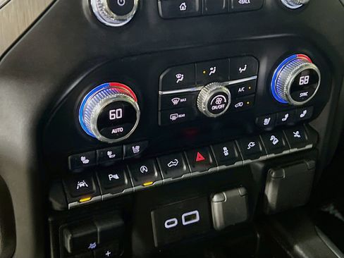 Used 2021 GMC Sierra 1500 Denali w/ Denali Ultimate Package AWD/4WD image 26