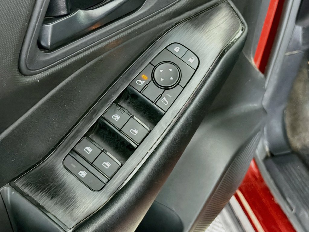 Used 2025 Nissan Rogue S FWD image 20