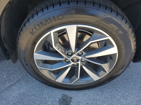 Used 2022 Audi Q5 2.0T Premium w/ Convenience Package image 10