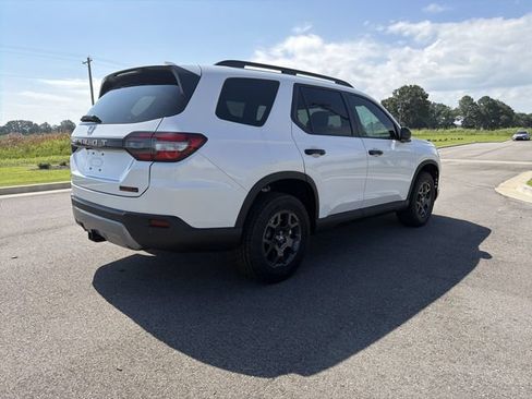 New 2026 Honda Pilot TrailSport image 5