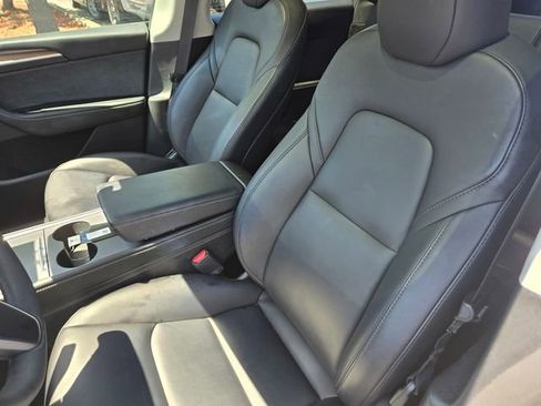 Used 2023 Tesla Model Y Long Range AWD/4WD image 13