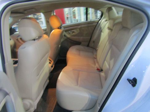 Used 2018 Ford Taurus SEL w/ Equipment Group 201A image 12