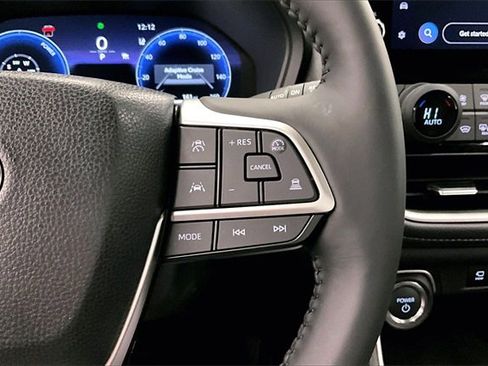 Used 2025 Toyota Grand Highlander AWD Hybrid image 25