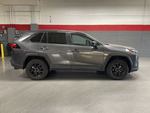 Used 2025 Toyota RAV4 LE image 7