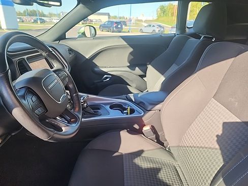 Used 2019 Dodge Challenger GT w/ Driver Convenience Group image 9