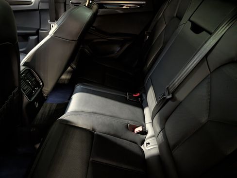 Certified 2026 Porsche Macan AWD/4WD image 23