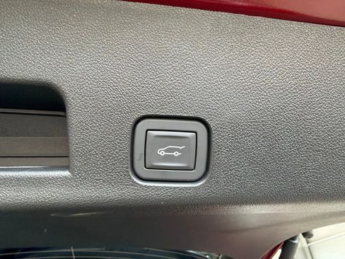 Used 2026 Chevrolet Traverse RS w/ LPO, Floor Liner Package AWD/4WD image 11