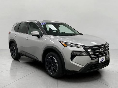 Used 2025 Nissan Rogue SV image 1
