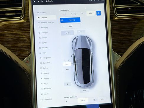 Used 2016 Tesla Model S 70 image 10