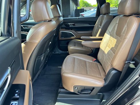 Used 2022 Kia Telluride SX w/ SX Prestige Package AWD/4WD image 16