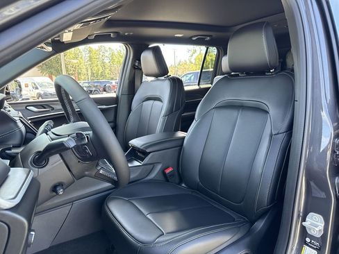 New 2025 Jeep Grand Cherokee L Limited w/ Luxury Tech Group II image 11