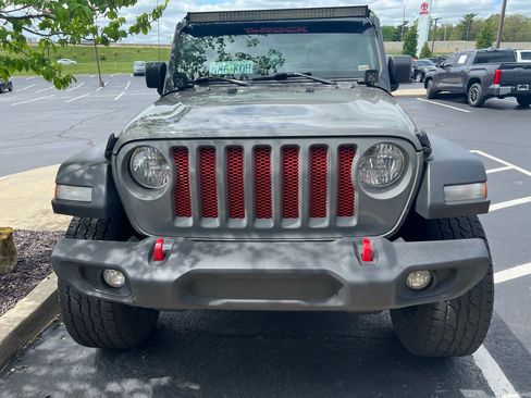Used 2020 Jeep Wrangler Sport AWD/4WD image 5