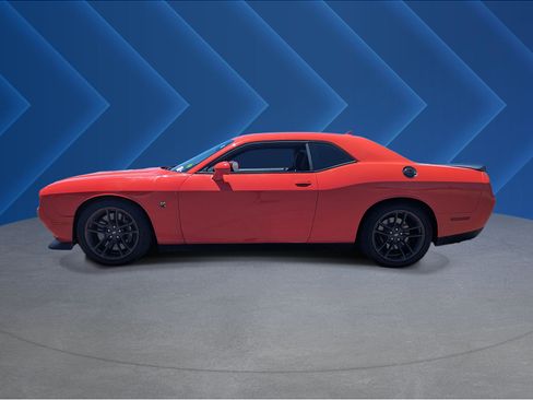 Used 2022 Dodge Challenger R/T Scat Pack w/ Shaker Package RWD image 6