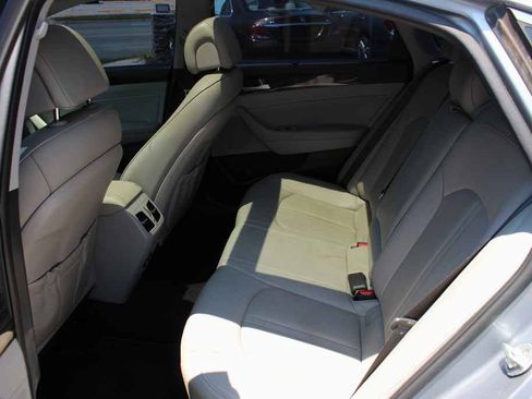 Used 2016 Hyundai Sonata Limited w/ Option Group 04 FWD image 33