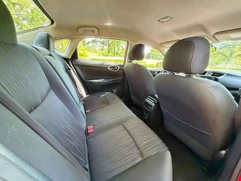 Used 2019 Nissan Sentra SV FWD image 7