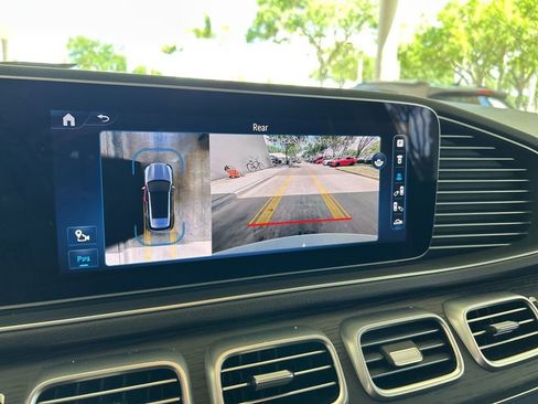 Used 2024 Mercedes-Benz GLE 350 4MATIC image 9