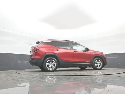 Used 2022 GMC Terrain SLE w/ Driver Convenience Package image 33