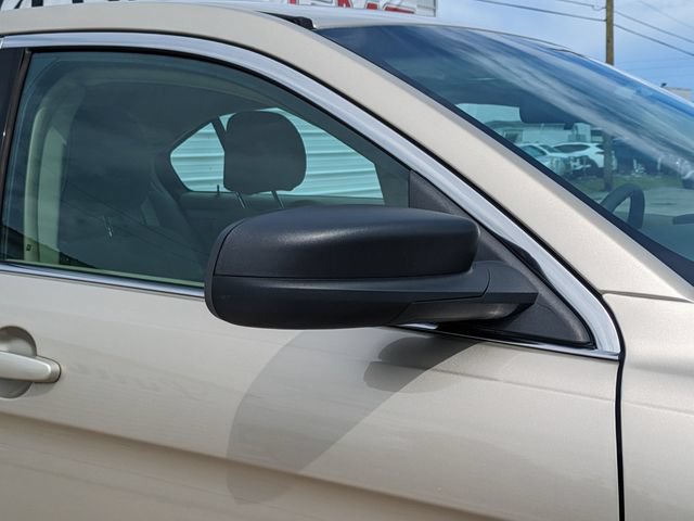 Used 2018 Ford Taurus SE FWD image 12