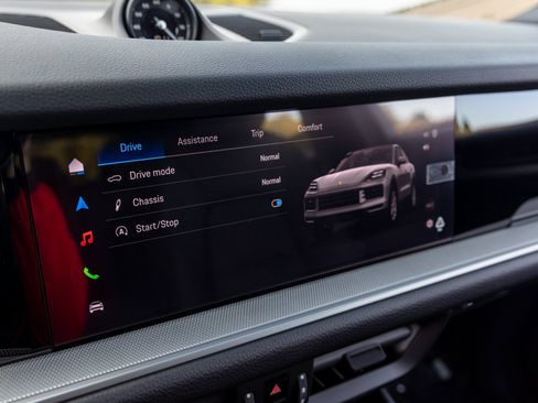 New 2026 Porsche Cayenne Coupe image 34