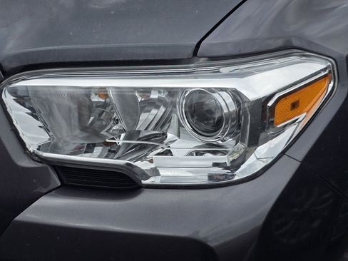 Used 2021 Toyota Tacoma SR image 16