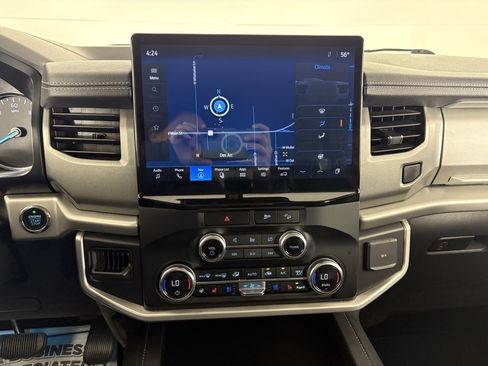 Used 2023 Ford Expedition Max XLT image 25