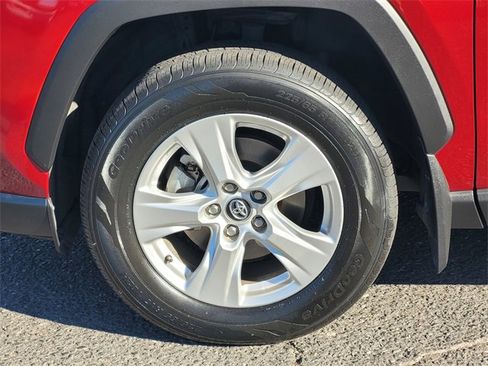 Used 2020 Toyota RAV4 XLE image 11