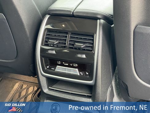 Used 2021 BMW X7 xDrive40i w/ Premium Package 2 image 12