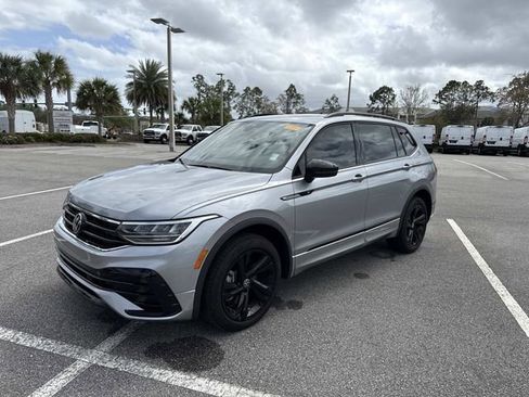 Used 2024 Volkswagen Tiguan SE R-Line image 7