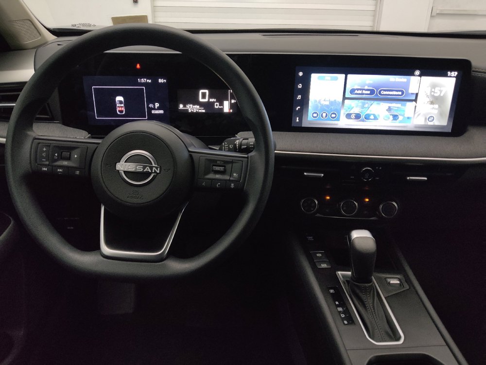 Used 2025 Nissan Kicks SV FWD image 22