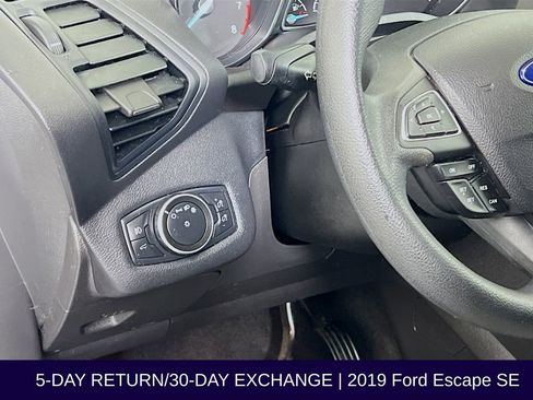 Certified 2019 Ford Escape SE image 12