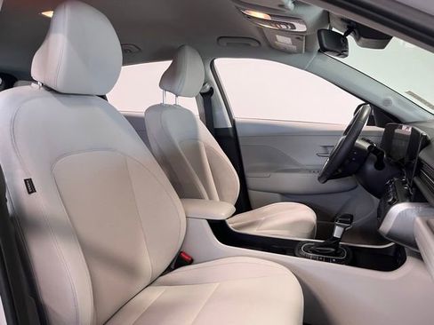 Used 2024 Hyundai Kona SEL image 11