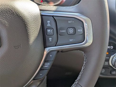 New 2026 Chrysler Pacifica Select image 44