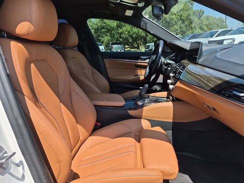 Used 2018 BMW 540i RWD image 39